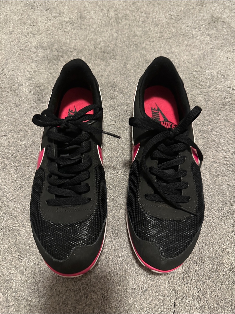Nike Women’s Black & Hot Pink Athletic Sneakers
